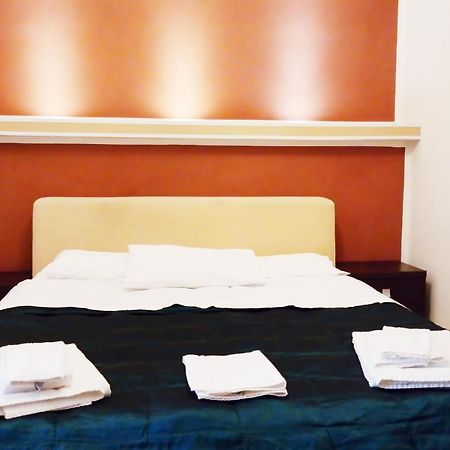 Fourseasons Bed & Breakfast Lecce Bagian luar foto